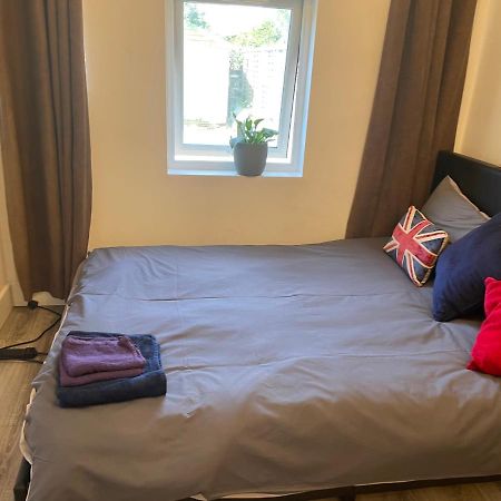 Stunning Twickenham Rugby Studio Flat Teddington Exterior foto